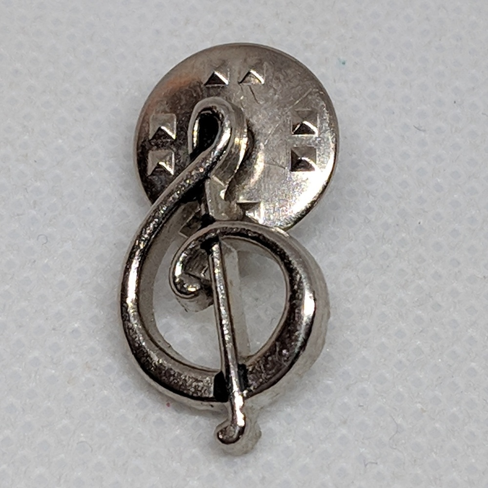 Treble Clef Lapel Pin Silver tone